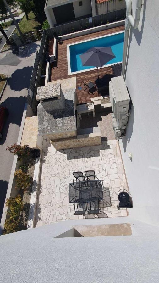 Apartment In Kastel Luksic With Terrace, Air Conditioning, W-Lan, Washing Machine 5107-2 Kaštela المظهر الخارجي الصورة